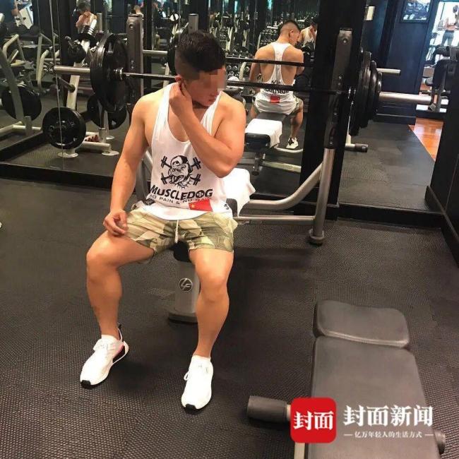 九游官网入口：健身教练躲逆行外卖员摔成高位截瘫 赔偿波折引关注(图2)