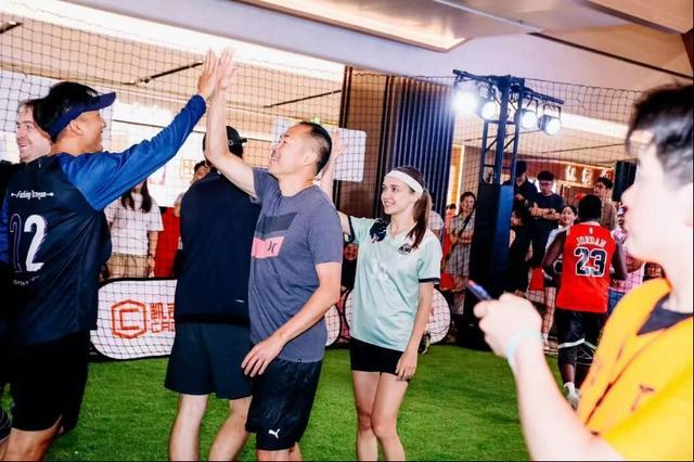 九游app：夜购、夜动、夜食娱……“百联酷夏精彩夜”全场景消费体验添热力(图3)