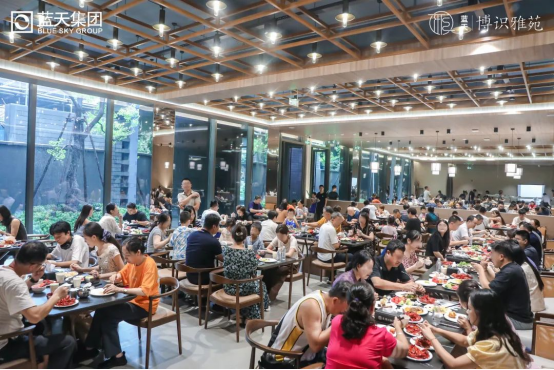 社区会所开放！蓝天·博识雅苑不仅是“造房子” 标杆更是“造生活” 的先行者(图2)