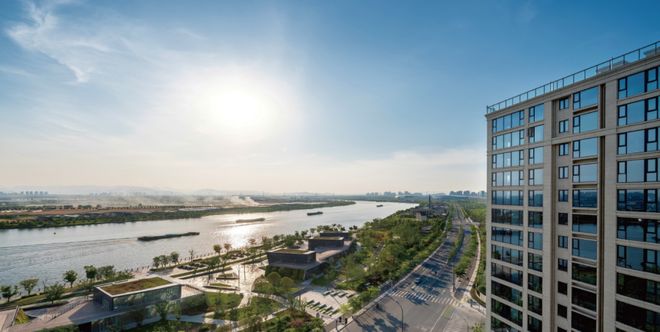 映翠府官网发布：生活不是对自然的遥望而是与绿意的共生推窗见翠(图3)