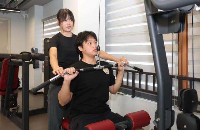 请市民场馆参观+主题讲座+互动体验 市体育局“政府开放月”走进定海社区市民健身中心(图3)