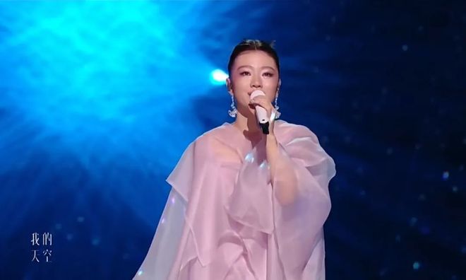 九游官网入口：谁来管管单依纯？(图6)