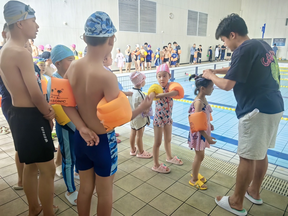 山东济南：“点餐式” 体育服务公益课撑起孩子快乐暑期_泉城新闻_大众网(图3)