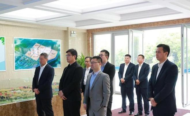 上海千亿集团暴雷！员工被逼“裸辞”老板被曝跑路有黑料曝光(图5)