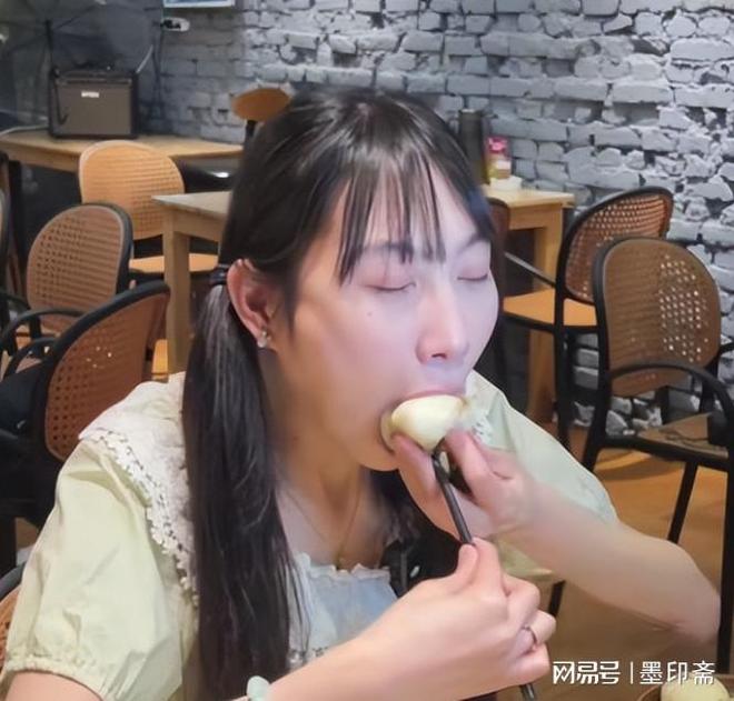 九游app：“女吃播三巨头”现状：脸像骷髅、切除味觉神经有人遗嘱已立好(图8)