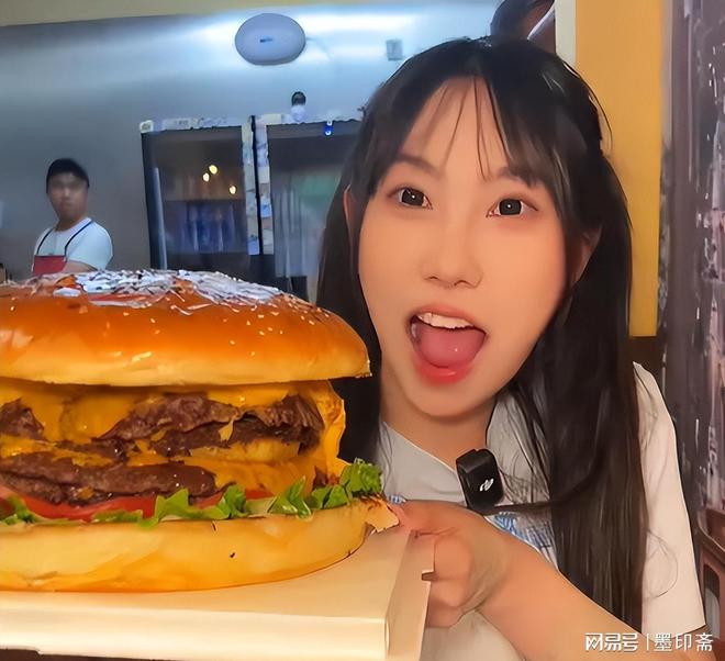 九游app：“女吃播三巨头”现状：脸像骷髅、切除味觉神经有人遗嘱已立好(图7)