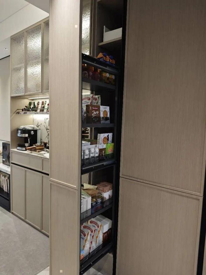 九游体育：百度热搜@中环置地中心望云售楼处官方发布：改善标杆匠造静奢范本(图13)