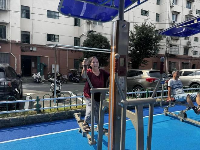 智能健身苑+1！全龄友好打造“家门口的健身房”(图2)