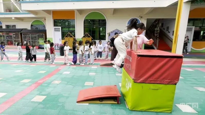 看丹观察丨跳马、种地、下厨！这家幼儿园的“全能课”被网友喊话求推广(图8)