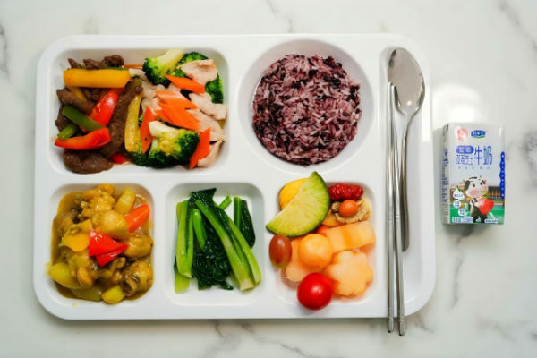 君乐宝独家冠名广东营养膳食设计大赛 携首款柳叶包学生奶亮相(图2)