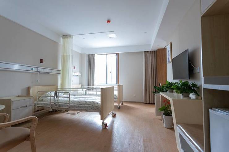 上海养老院哪家强？瑞通护理院有专家门诊和康复训练营养食谱和康复训练双保障电话地址速收藏(图2)