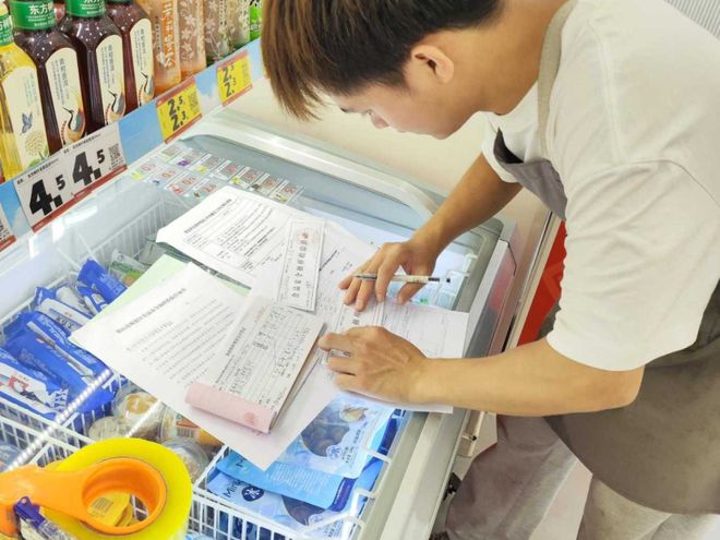 周末加班加点完成首批食材配送任务！顺德市监部门驻点保障十五运会食品安全(图4)