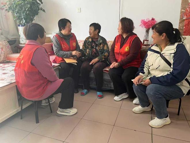 九游官网入口：东营经济技术开发区金水社区：“五维赋能”织就银发幸福家(图3)