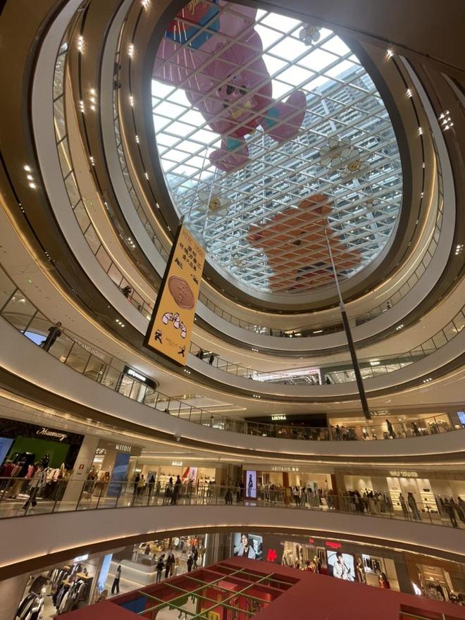 九游官网入口：商报新发现｜深圳商业“西进”迎来锚点：“深圳最大万象汇”怀德万象汇开业撬动西部消费新格局(图3)