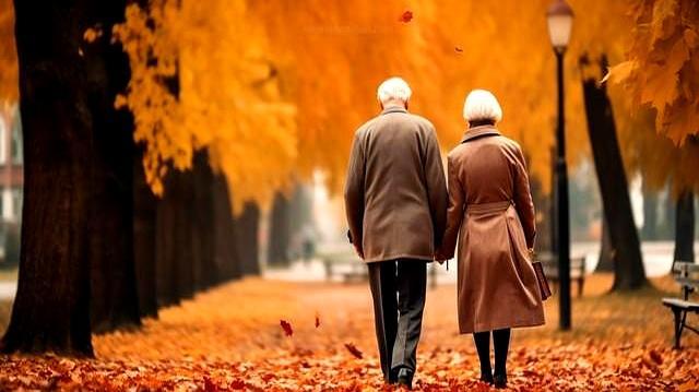 八十岁才明白：人生不过早点睡好好吃饭！常笑、多抱喜欢的人(图3)