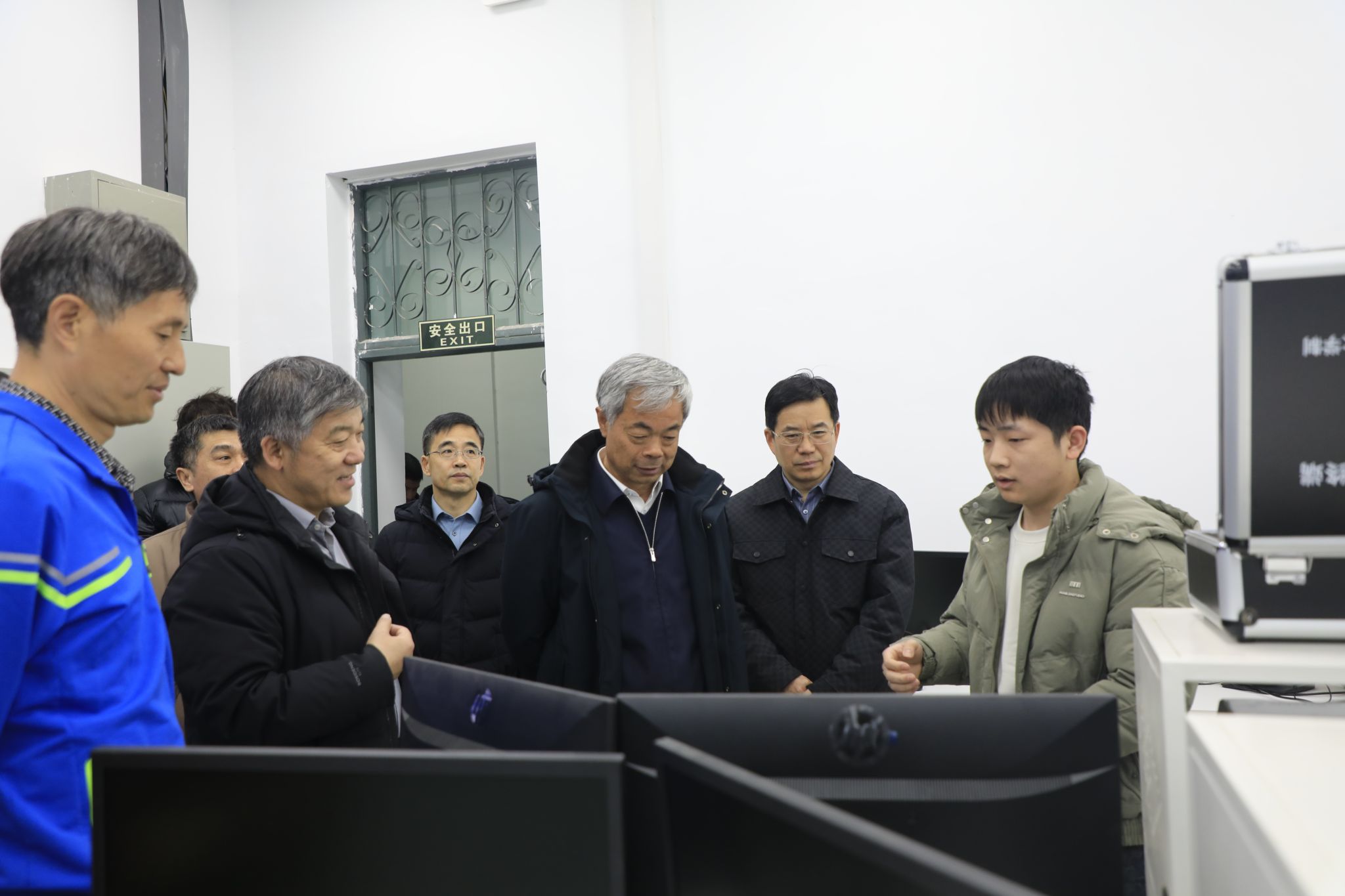 校领导检查2026年春季学期开学工作(图4)