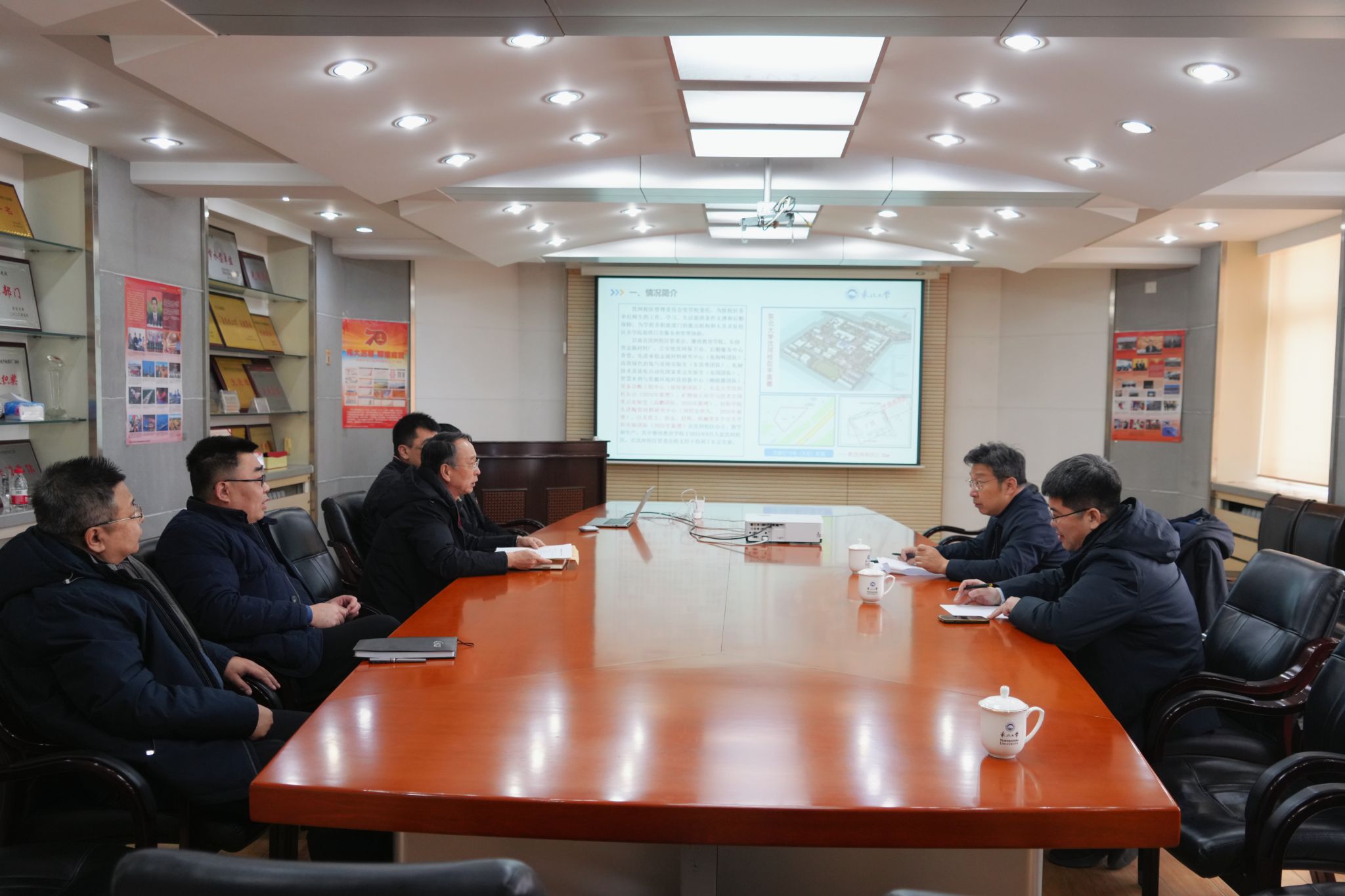 校领导检查2026年春季学期开学工作(图8)