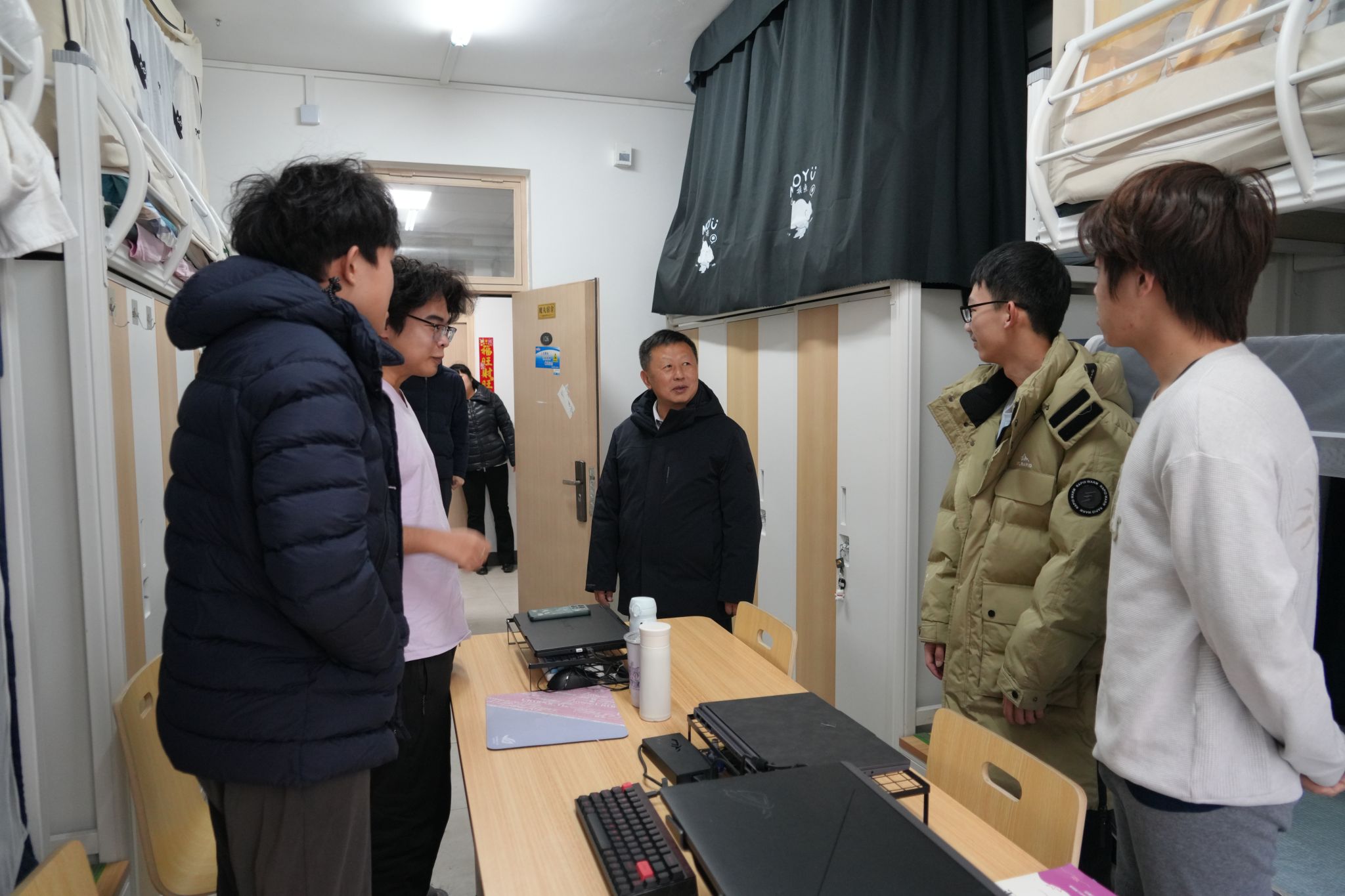 校领导检查2026年春季学期开学工作(图12)