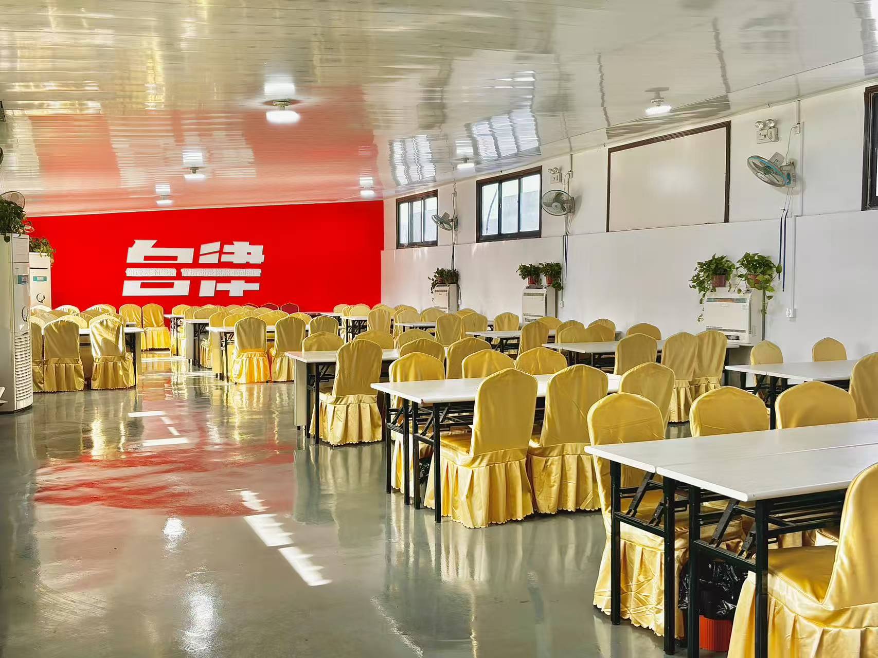 九游官网入口：2026济南减脂训练营深度横评：科学塑形时代如何选择你的“蜕变加速器”？(图2)